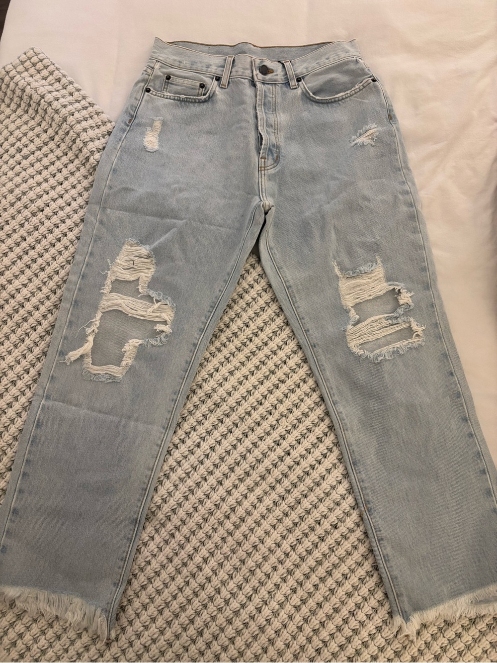 Light Wash Ripped Straight-Leg Jeans - Frayed Hem